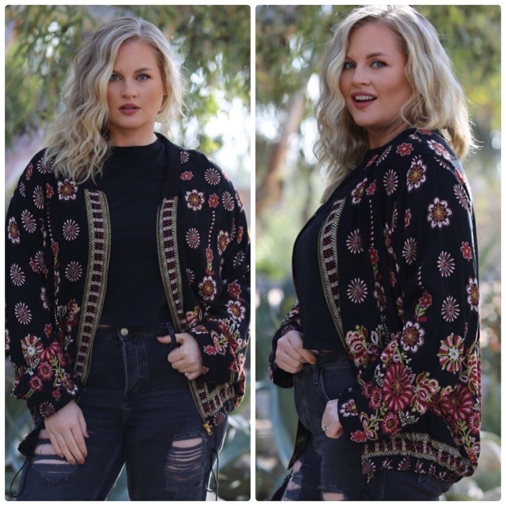 BOMBER Jacket in Black Print